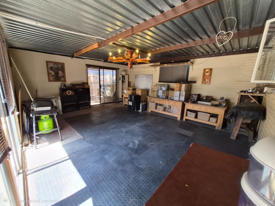 5 Bedroom Property for Sale in Fichardt Park Free State